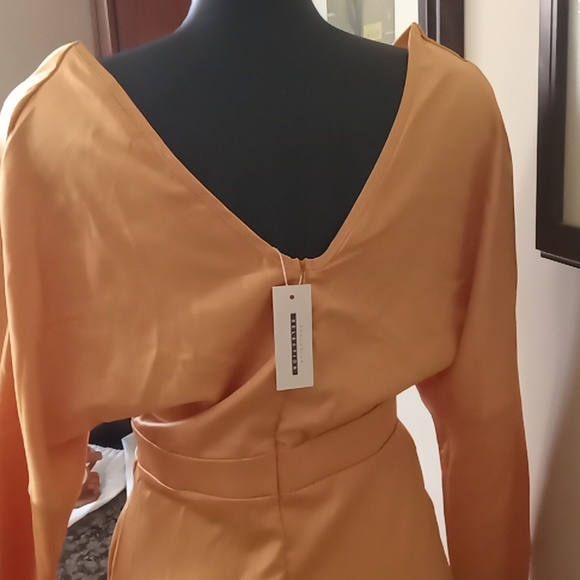 Dress - Picture 8 of 10